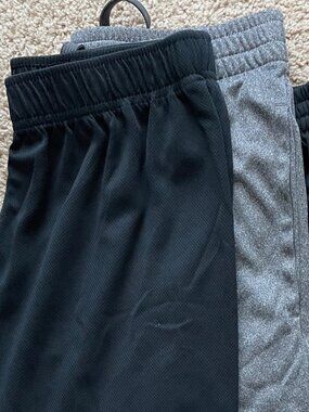 2 Boys Shorts ,Converse -XL, Puma  -XL